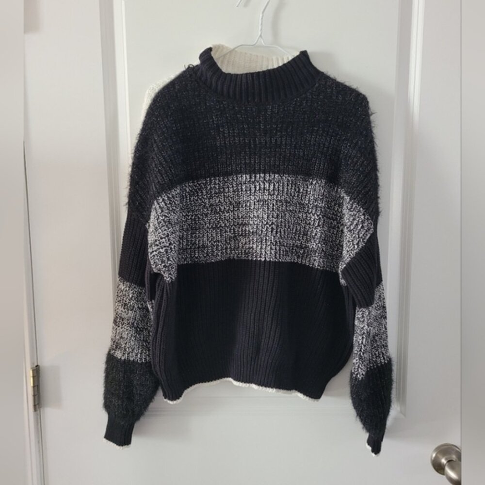 Willow amp Root Black and White Colorblock Sweater